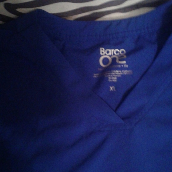 Royal blue scrub top and 2 bottoms - Picture 1 of 7